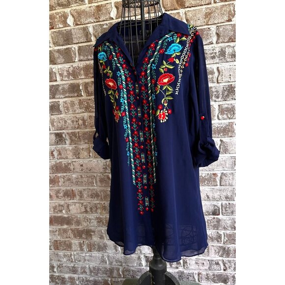 VTG Tunique Tunic Top Medium Floral Embroidery Roll Tab Sleeve Front But… - Picture 3 of 12